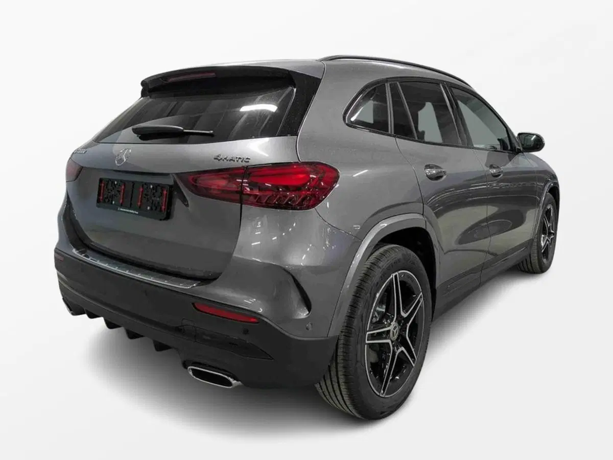 Mercedes-Benz GLA SUV nuova a Bolzano (4)
