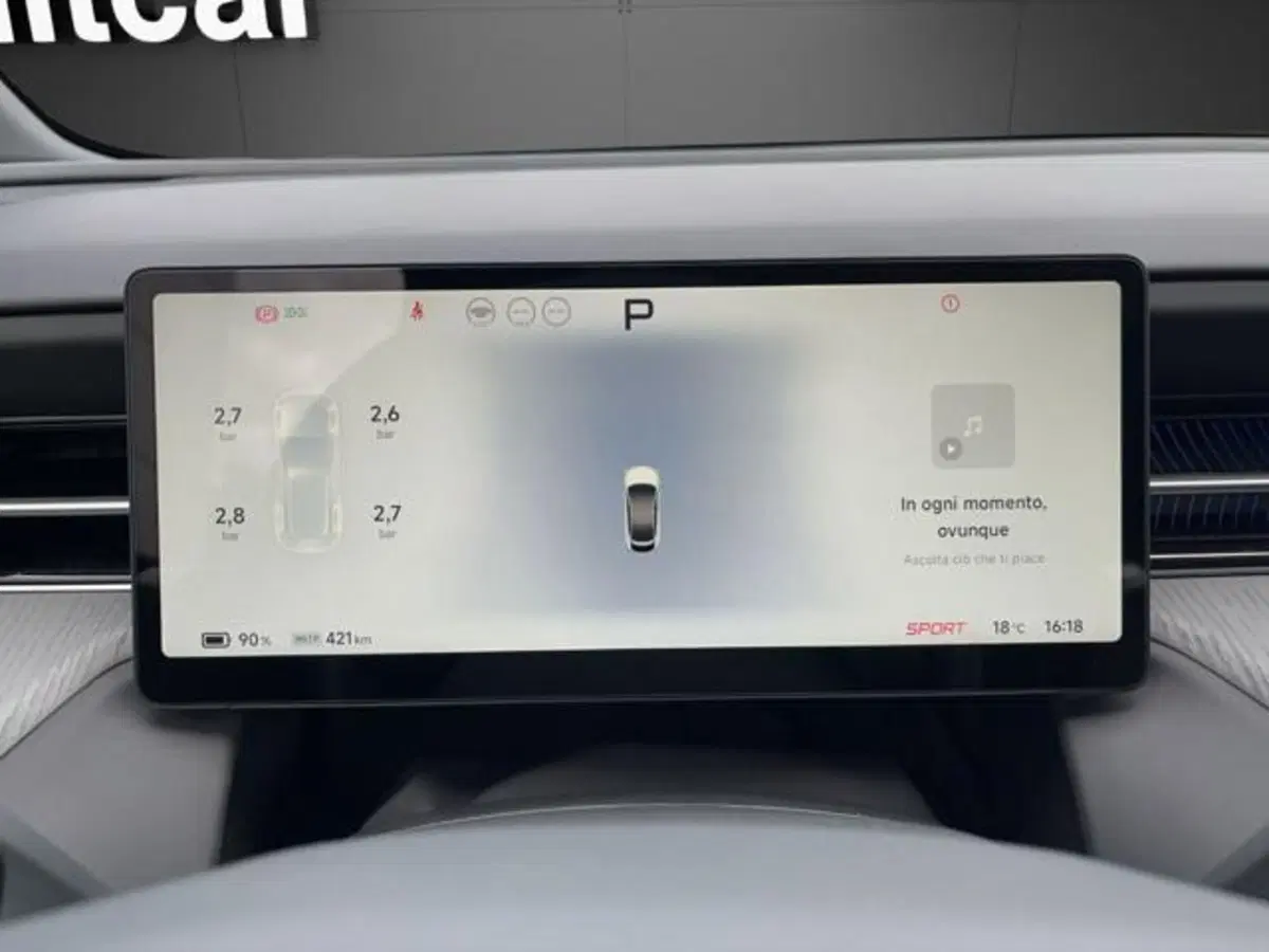 XPeng G6 nuova a Milano (10)