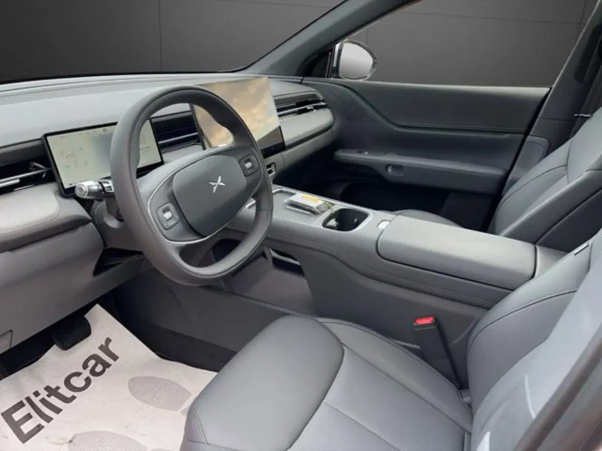 XPeng G6 nuova a Milano (11)