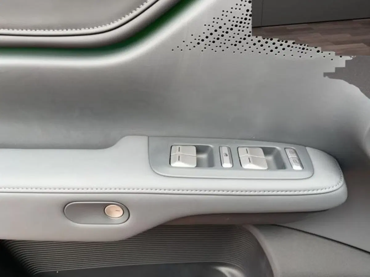 XPeng G6 nuova a Milano (12)