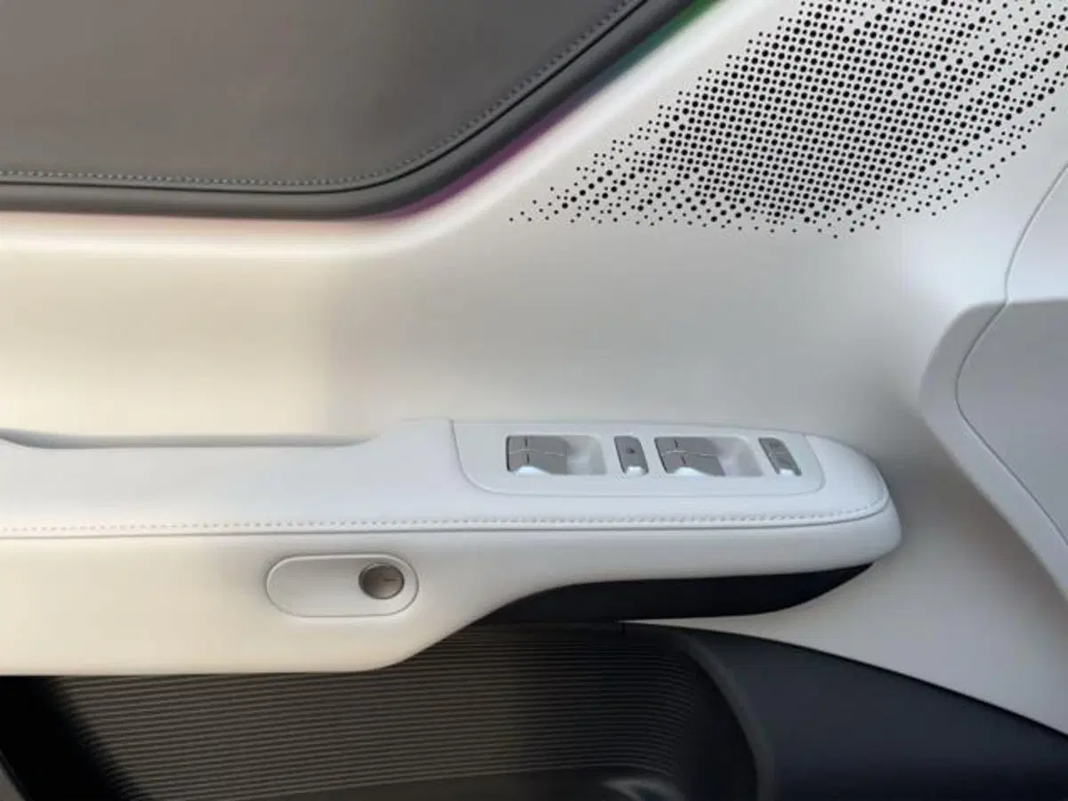 XPeng G6 nuova a Milano (11)