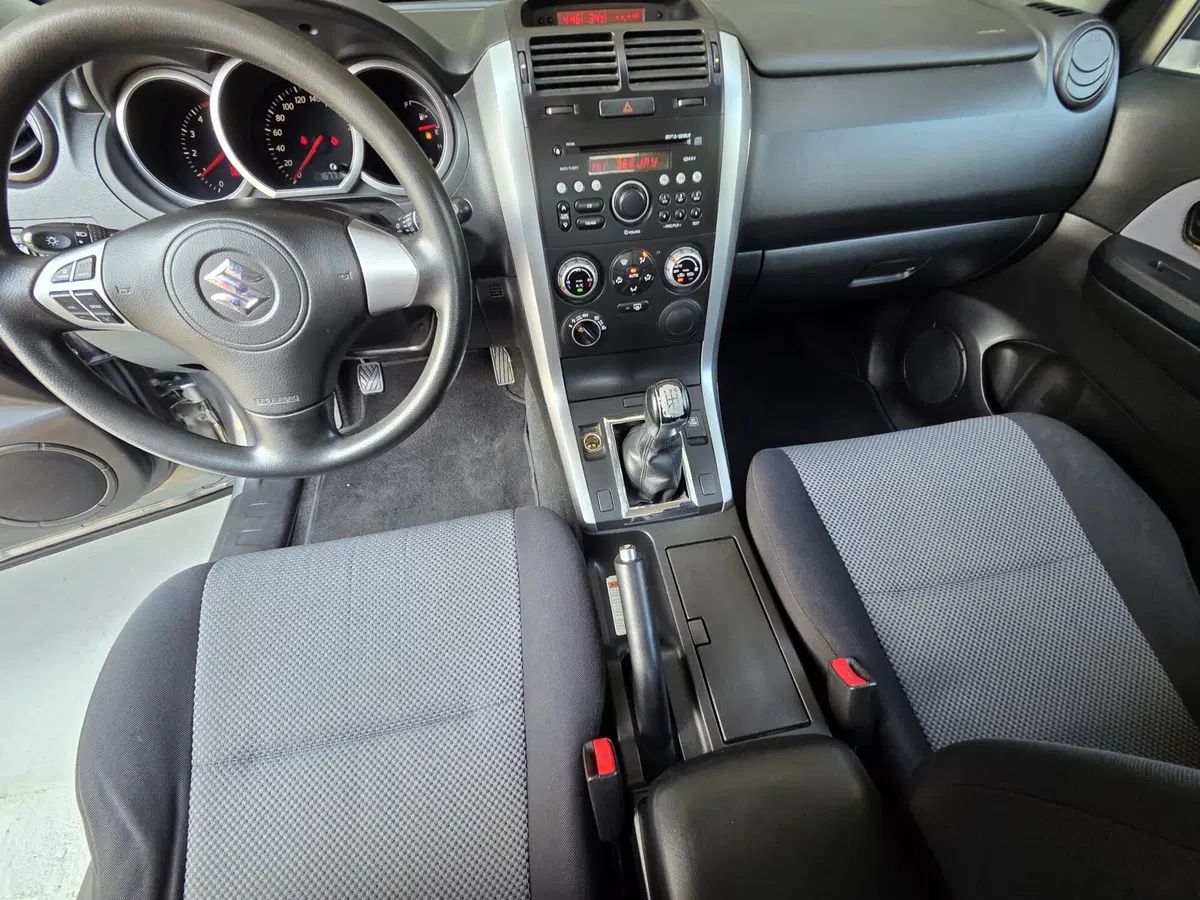 Suzuki Grand Vitara usata a Torino (10)