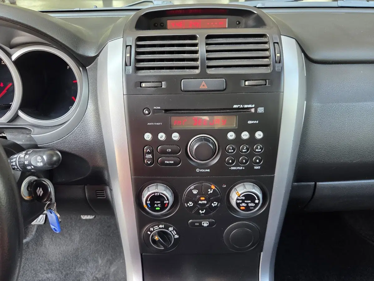 Suzuki Grand Vitara usata a Torino (11)