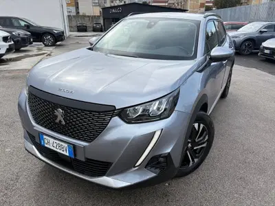Peugeot 2008 BlueHDi 110 S&S Allure Pack del 2021 usata a Napoli