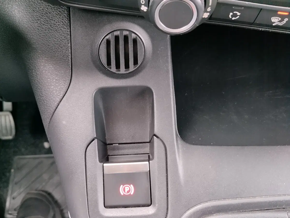 Citroen Berlingo usata a Asti (18)