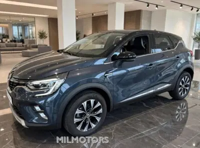 Renault Captur TCe 90 CV Techno del 2023 usata a Messina