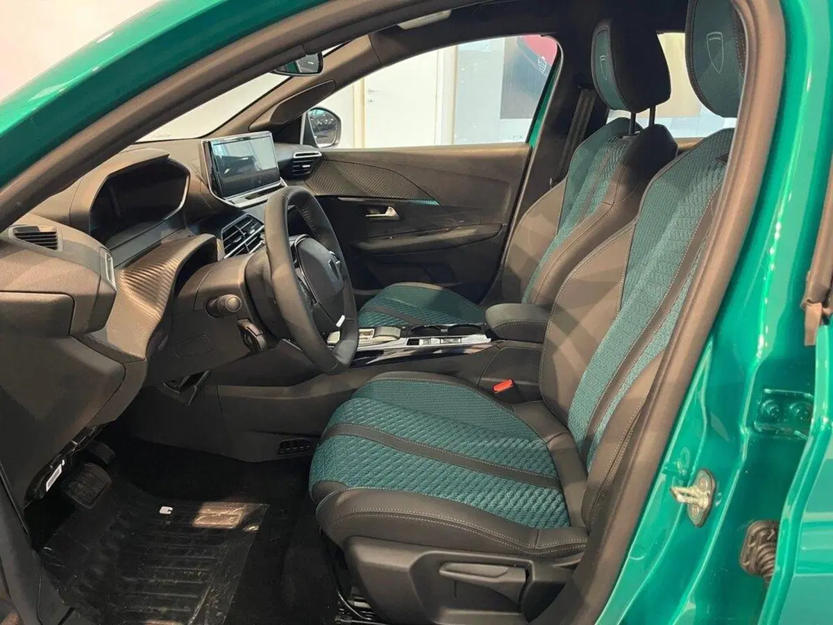 Peugeot 208 nuova a Sondrio (10)