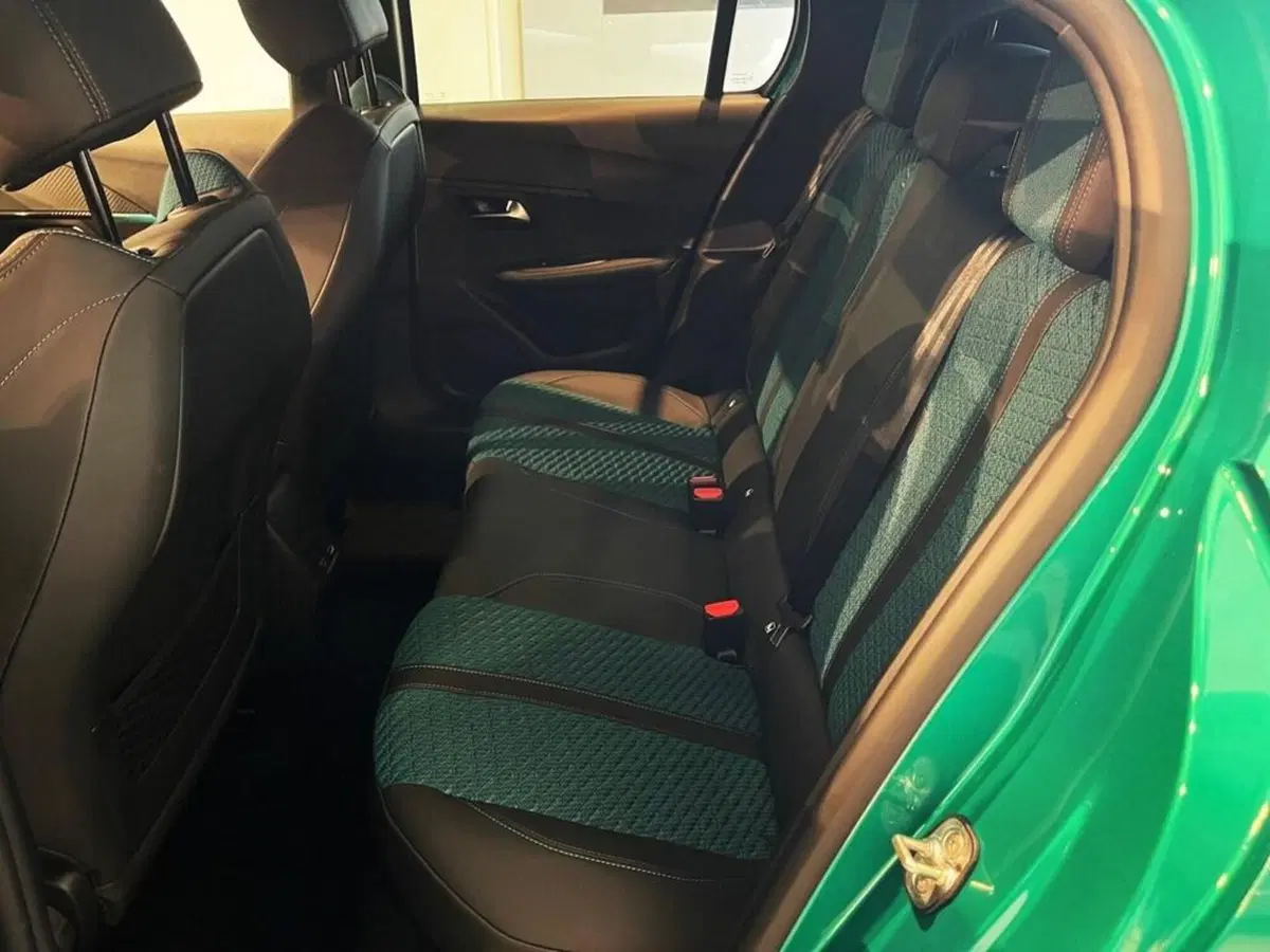 Peugeot 208 nuova a Sondrio (11)