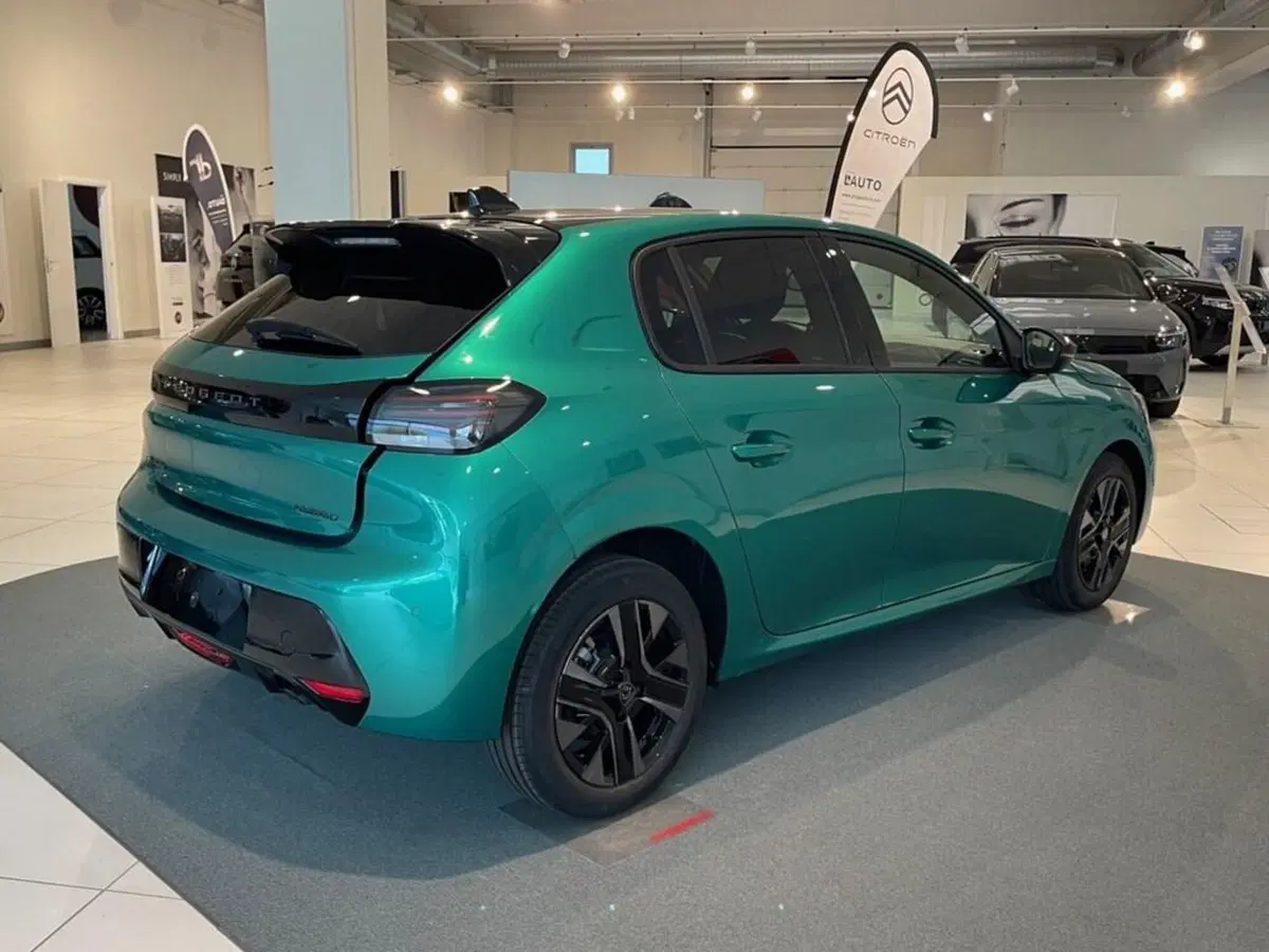 Peugeot 208 nuova a Sondrio (6)