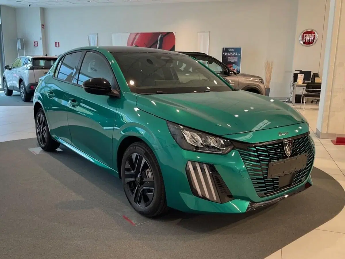 Peugeot 208 nuova a Sondrio (7)
