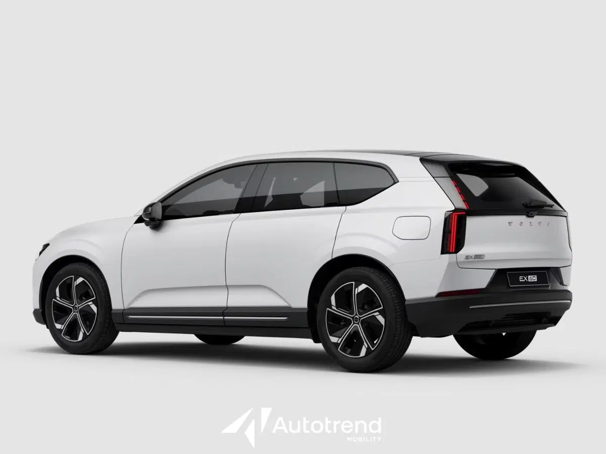 Volvo EX60 nuova a Bari (3)