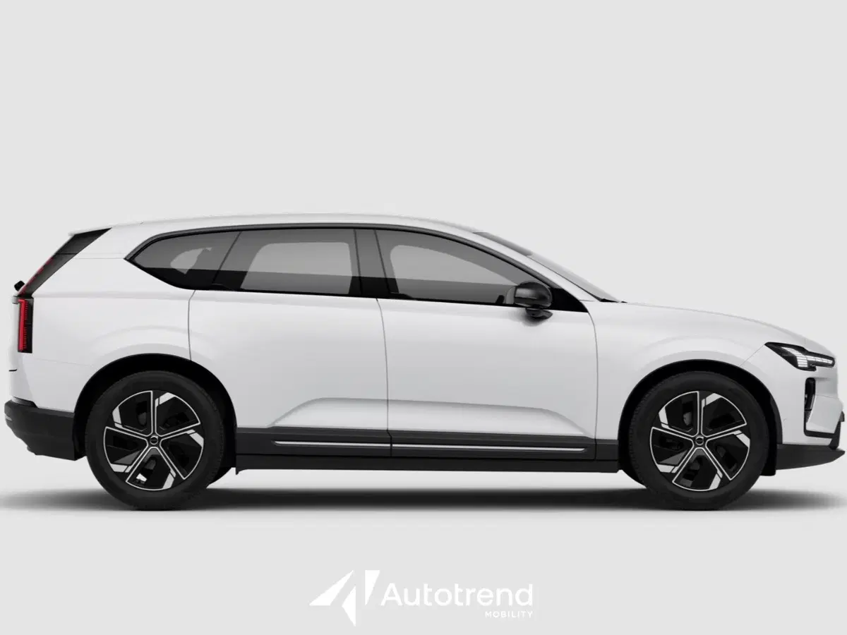 Volvo EX60 nuova a Bari (6)