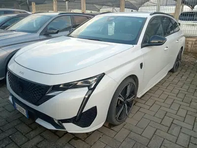 Peugeot 308 1.5 bluehdi GT s&s 130cv eat8 del 2024 usata a Alessandria