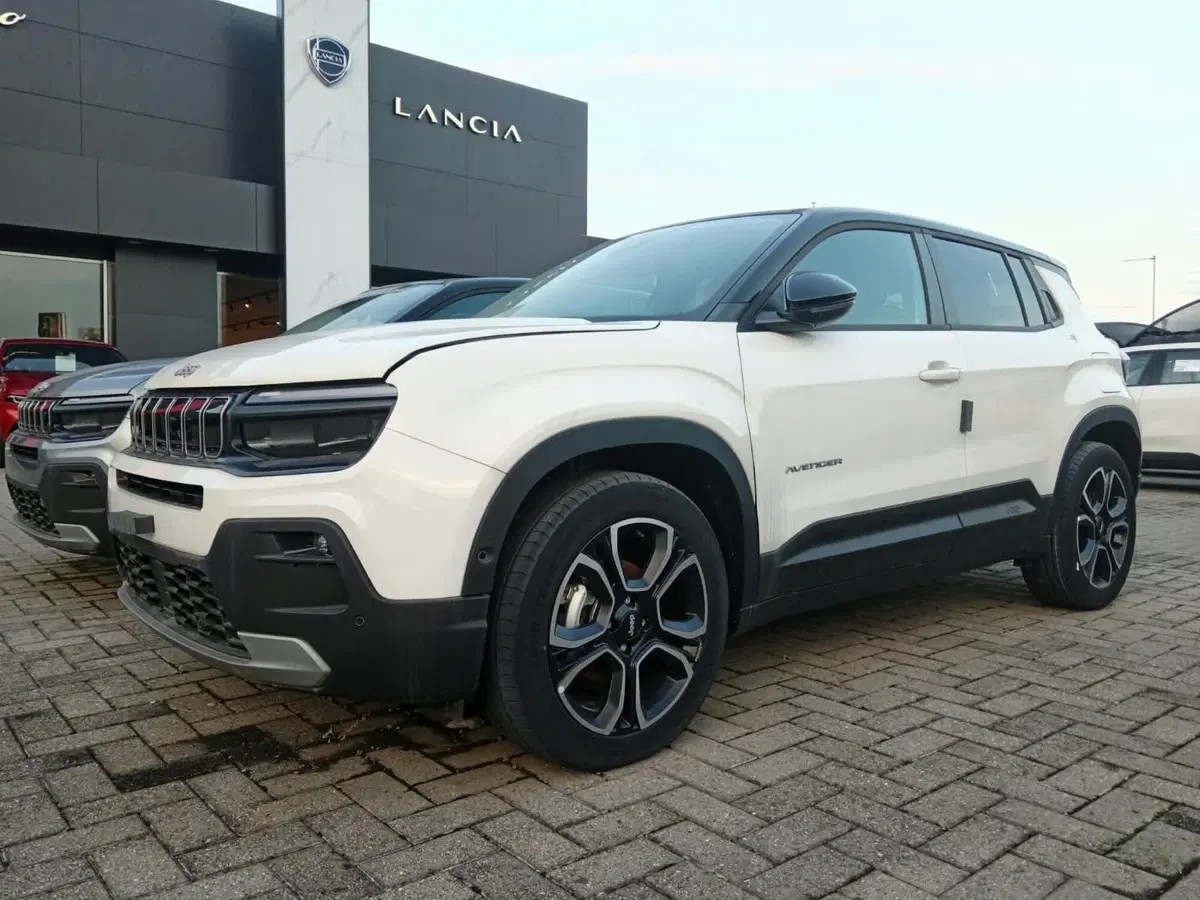 Jeep Avenger nuova a Alessandria