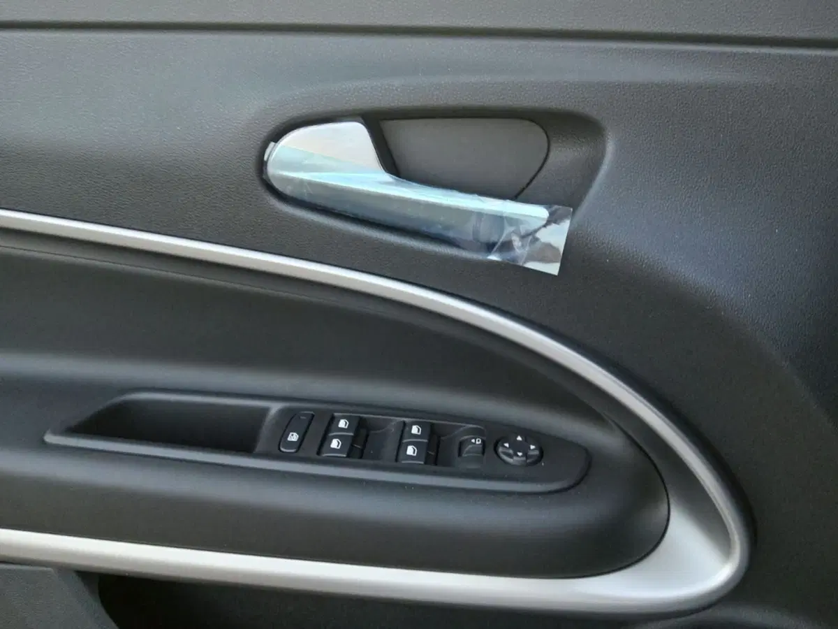 Jeep Avenger nuova a Alessandria (10)