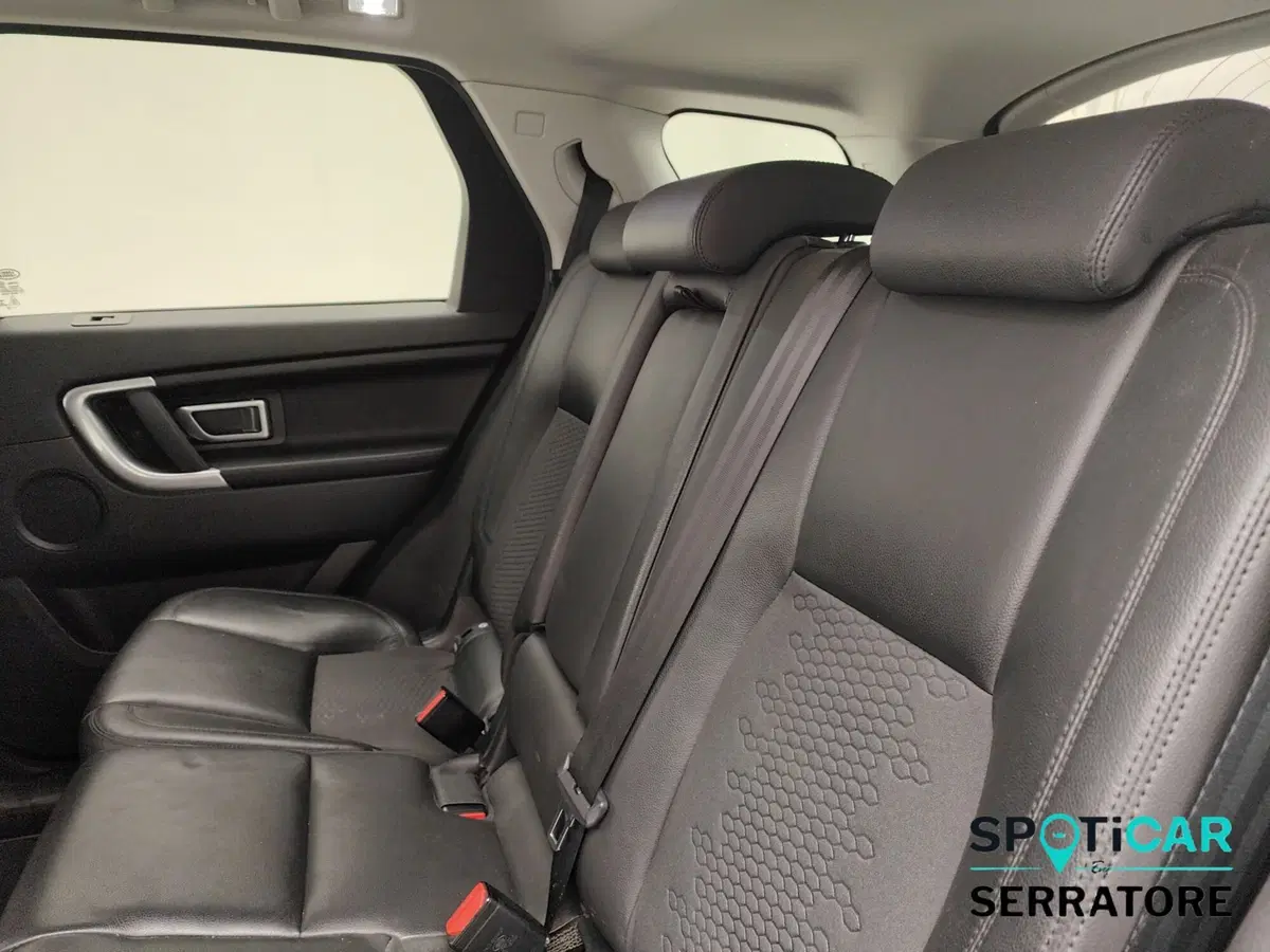 Land Rover Discovery Sport usata a Como (12)