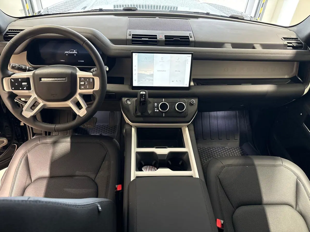 Land Rover Defender usata a Torino (10)