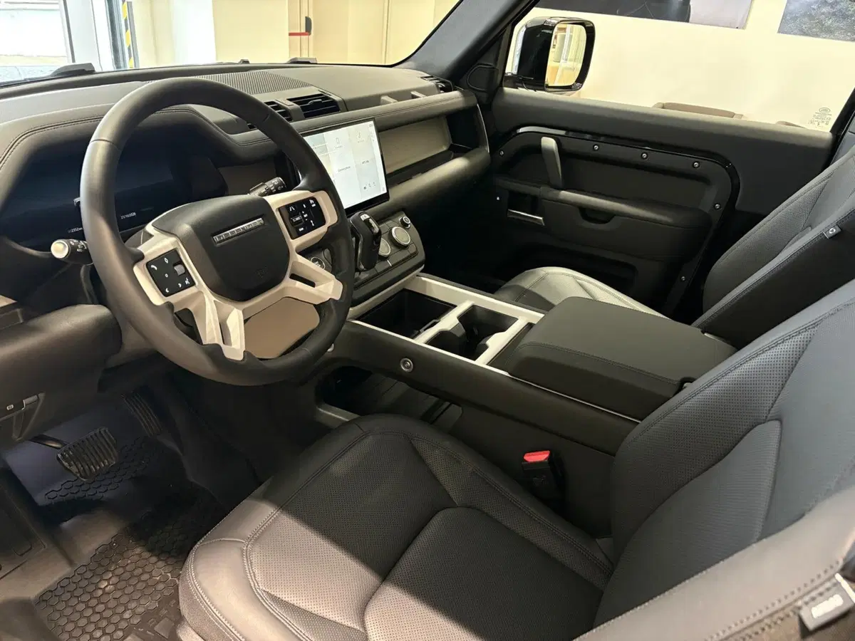Land Rover Defender usata a Torino (5)