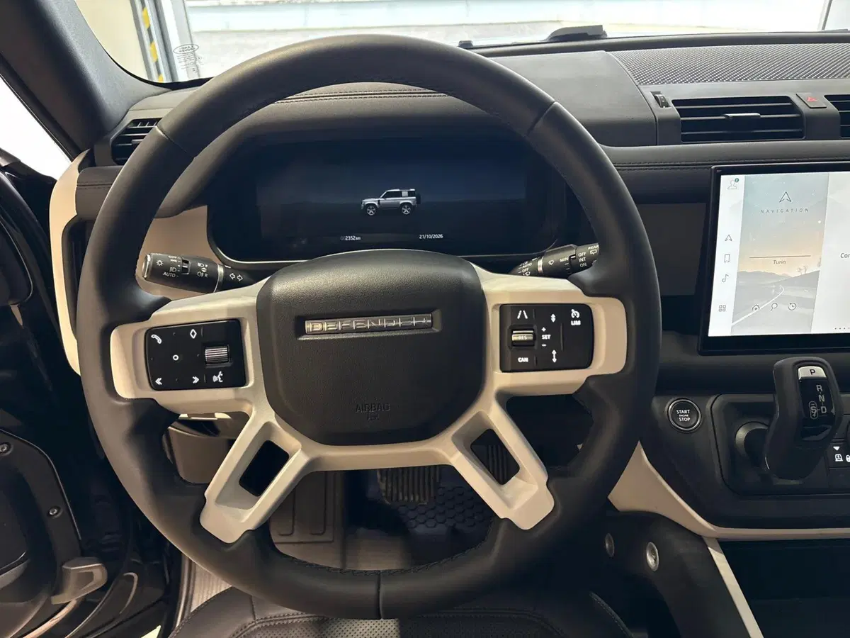 Land Rover Defender usata a Torino (7)