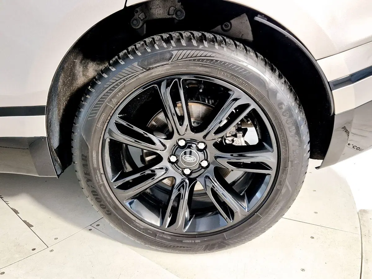 Land Rover Range Rover Velar usata a Torino (9)