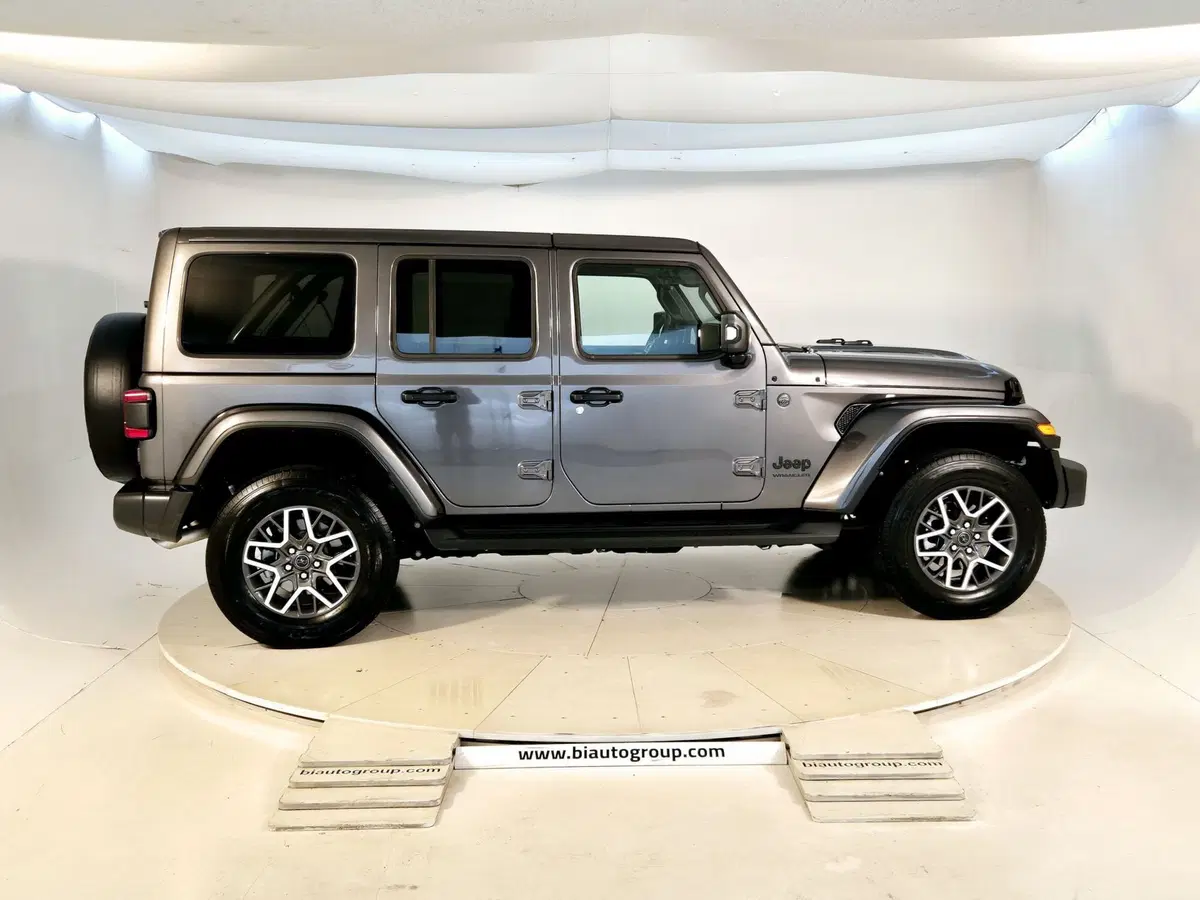 Jeep Wrangler Unlimited usata a Torino (5)