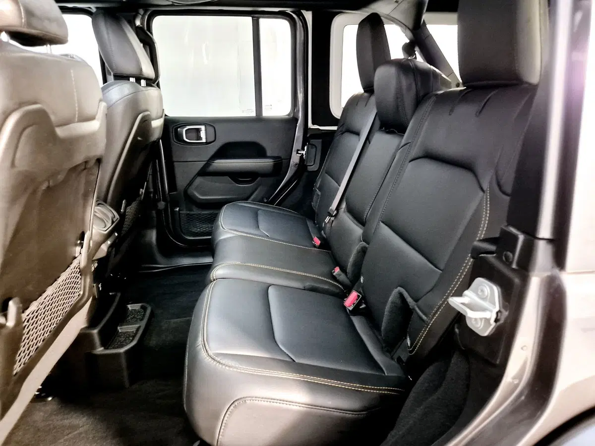 Jeep Wrangler Unlimited usata a Torino (7)