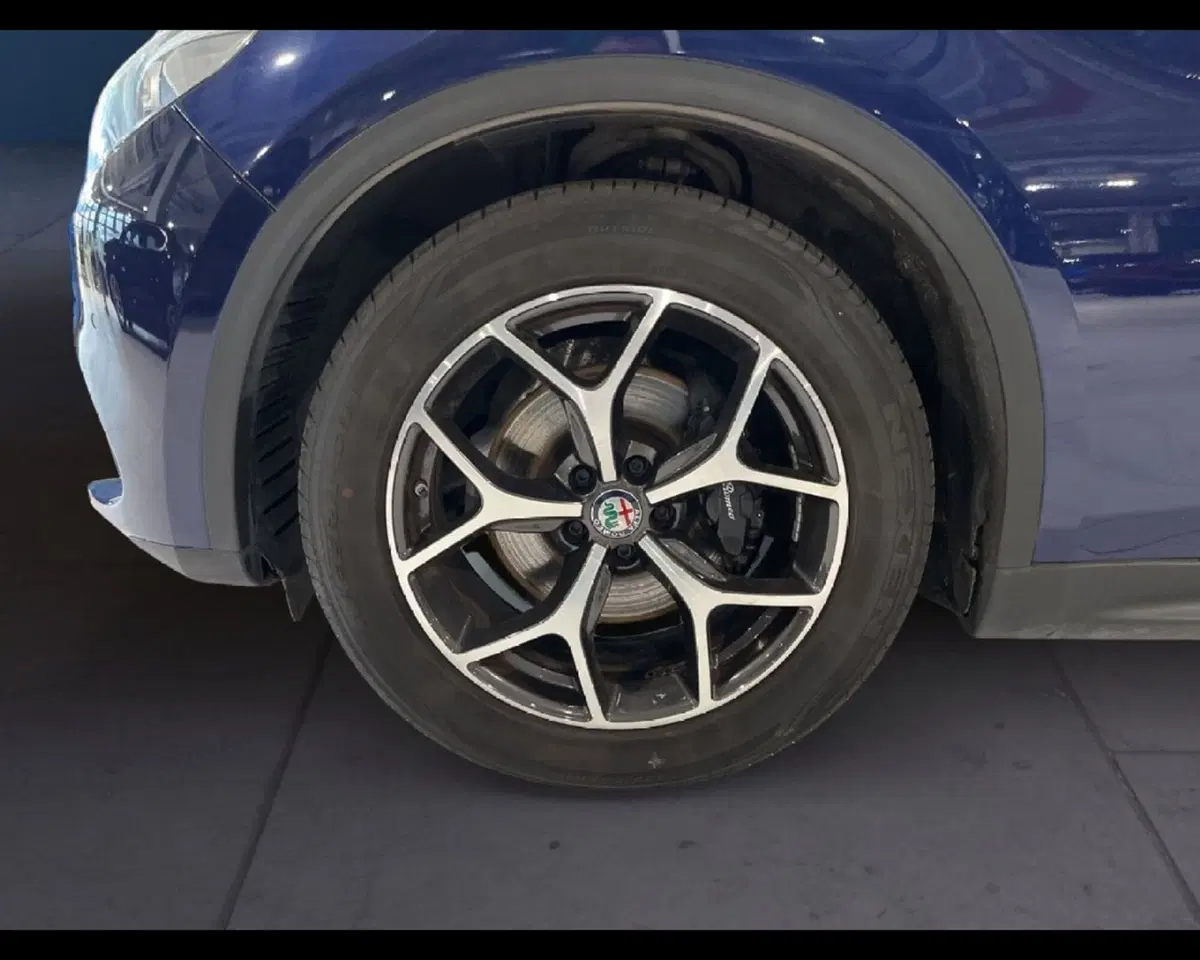 Alfa Romeo Stelvio usata a Torino (6)