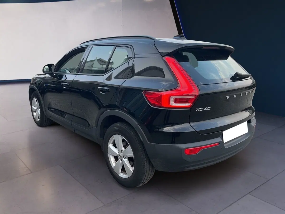 VOLVO Veicoli Commerciali XC40 usata a Torino (6)