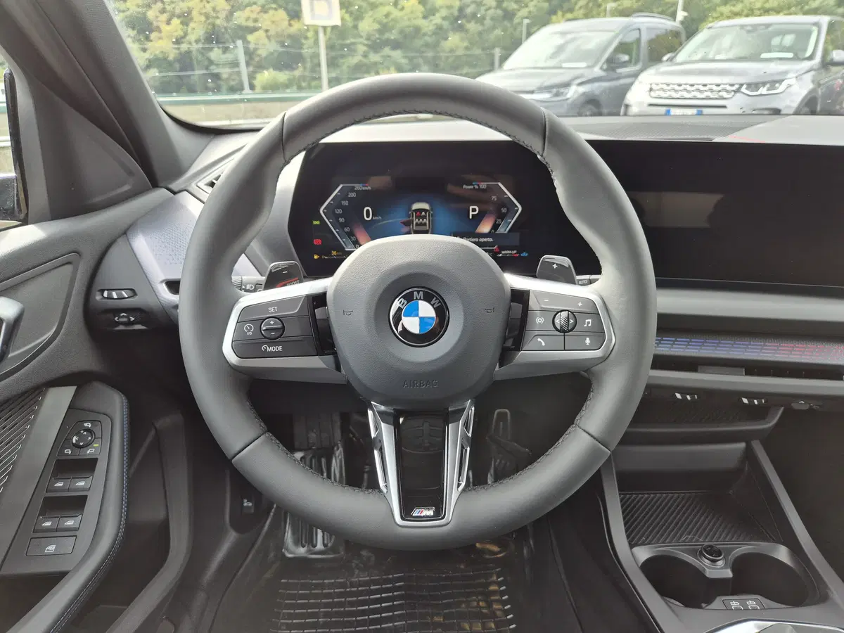 BMW Serie 1 nuova a Genova (16)