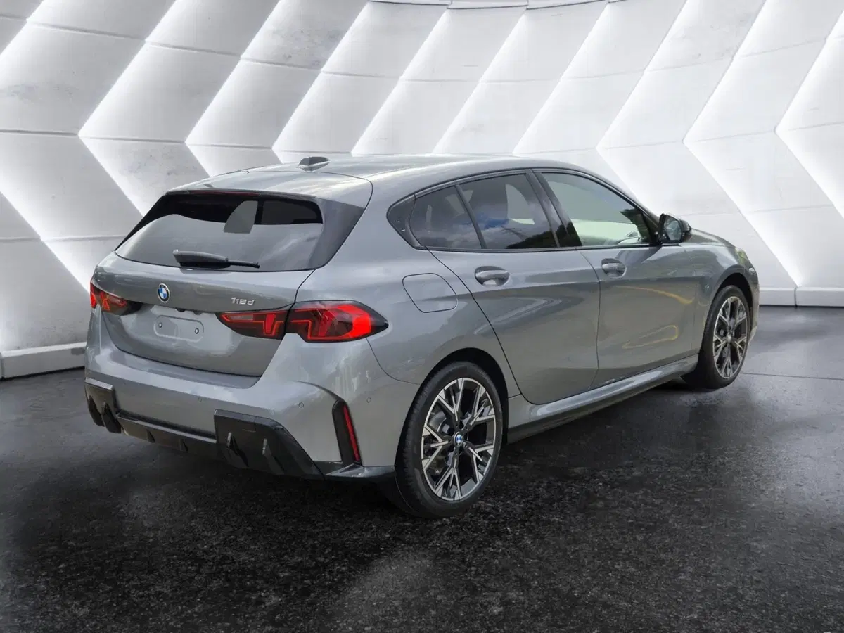 BMW Serie 1 nuova a Genova (4)