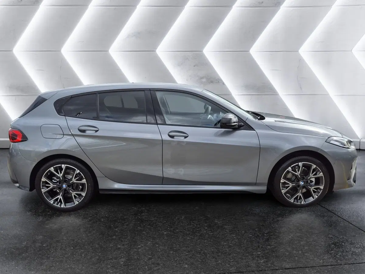 BMW Serie 1 nuova a Genova (5)
