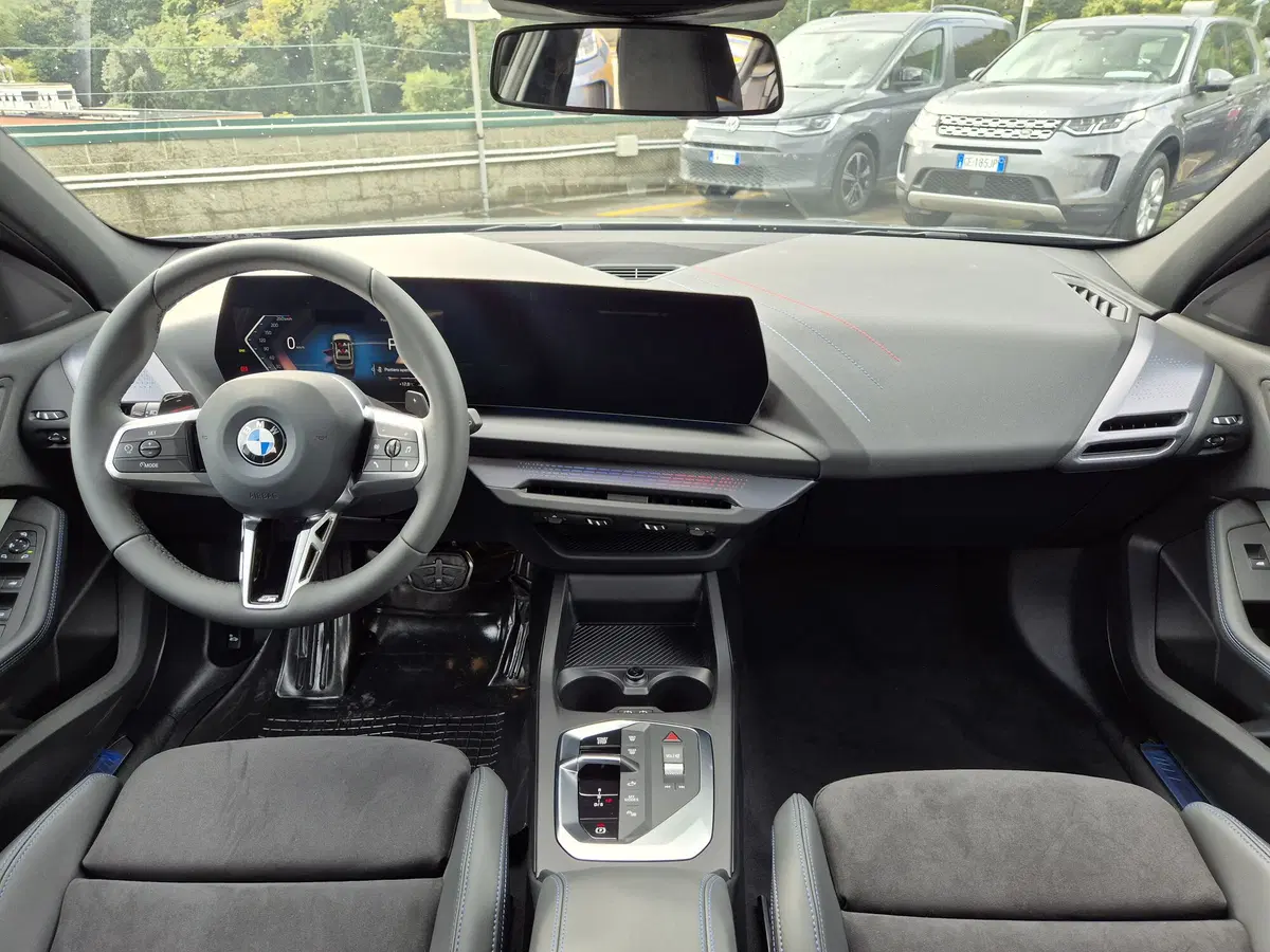BMW Serie 1 nuova a Genova (8)