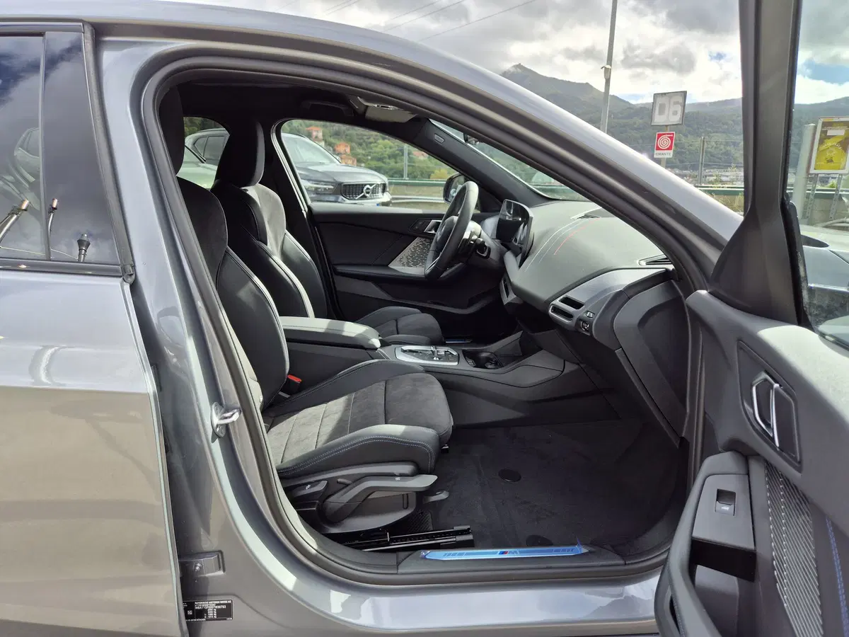 BMW Serie 1 nuova a Genova (9)