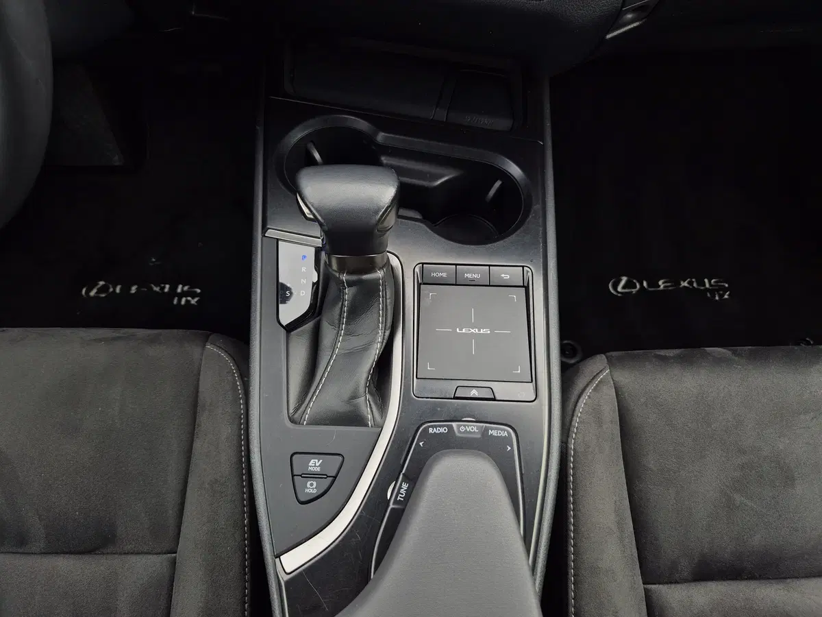 Lexus UX usata  (10)