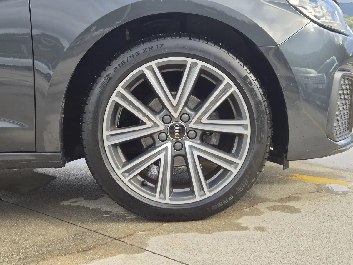 Audi A1 Sportback usata  (12)