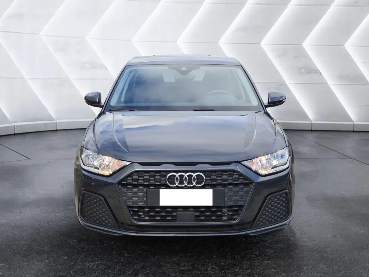 Audi A1 Sportback usata  (2)