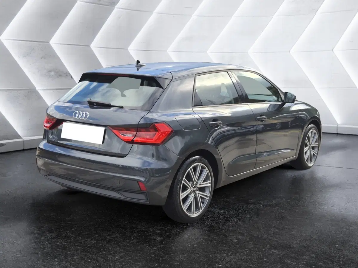 Audi A1 Sportback usata  (4)