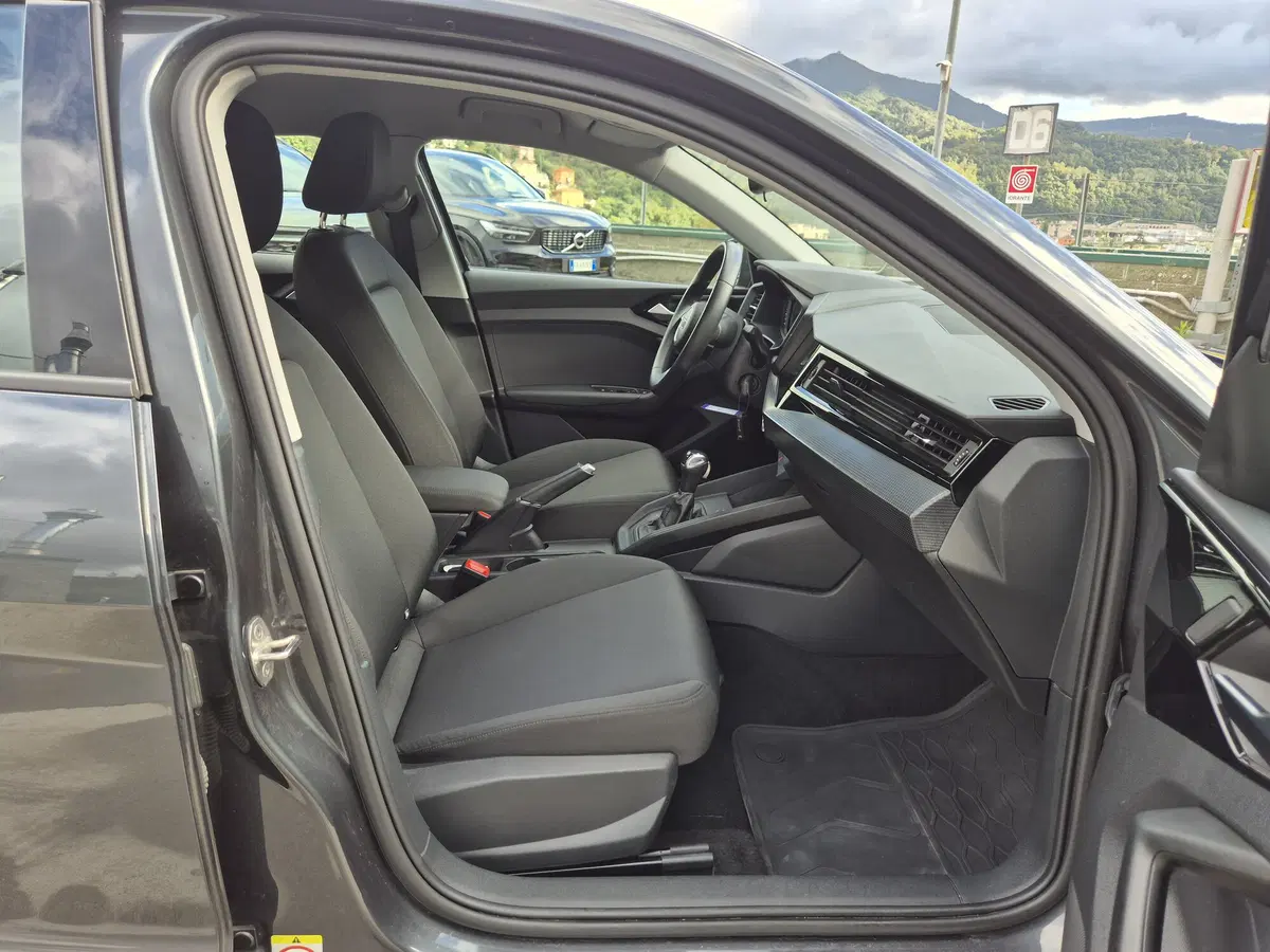 Audi A1 Sportback usata  (9)