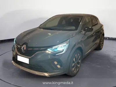 Renault Arkana Hybrid E-Tech 145 CV Techno del 2023 usata a Meda