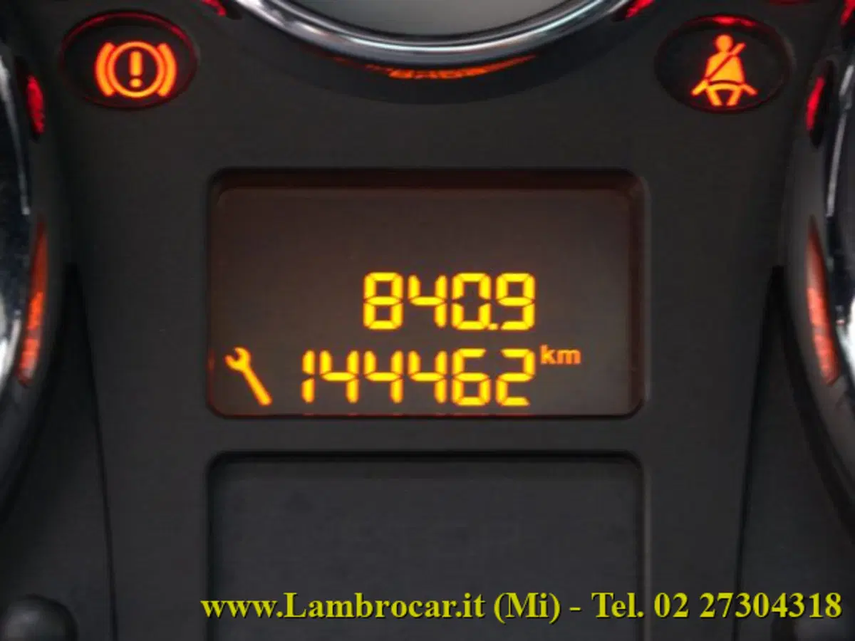 Peugeot 207 SW usata a Milano (6)