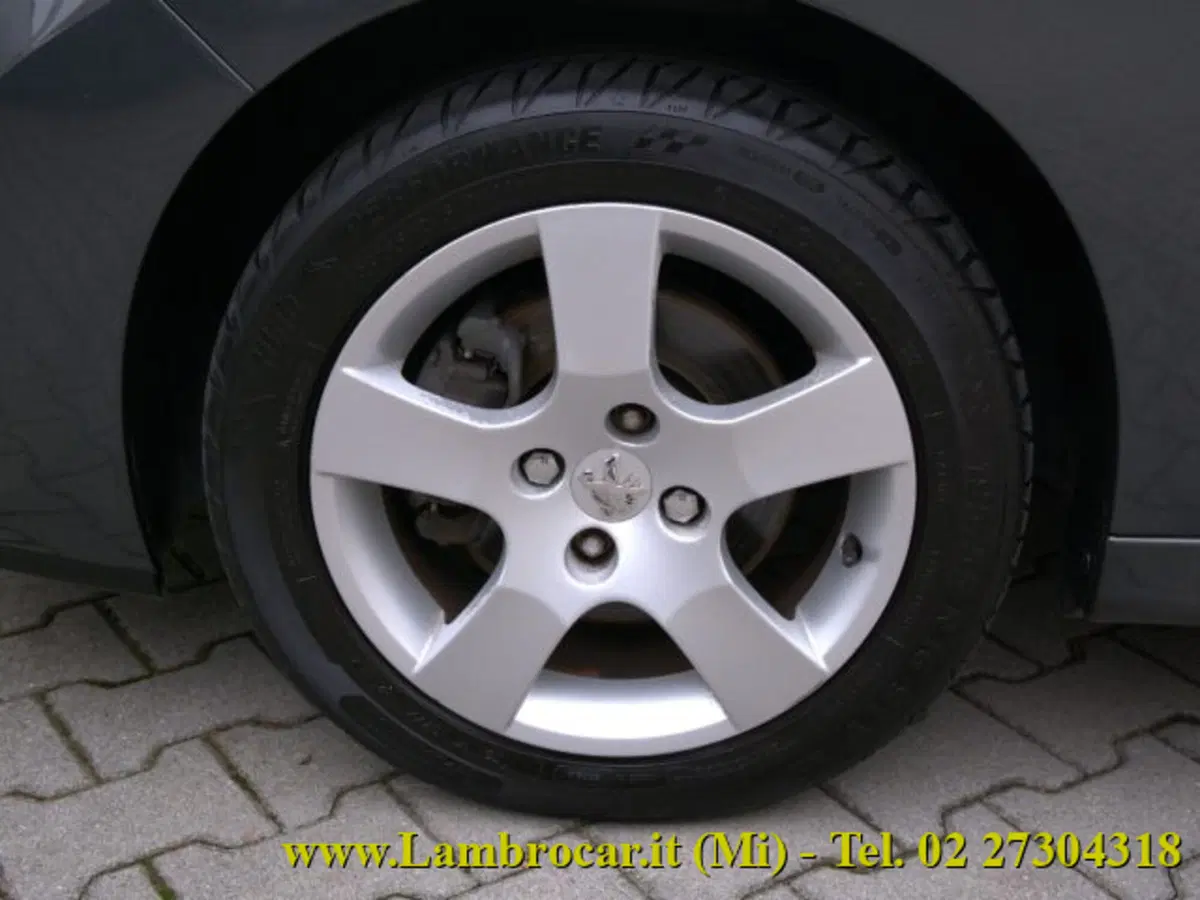 Peugeot 207 SW usata a Milano (8)