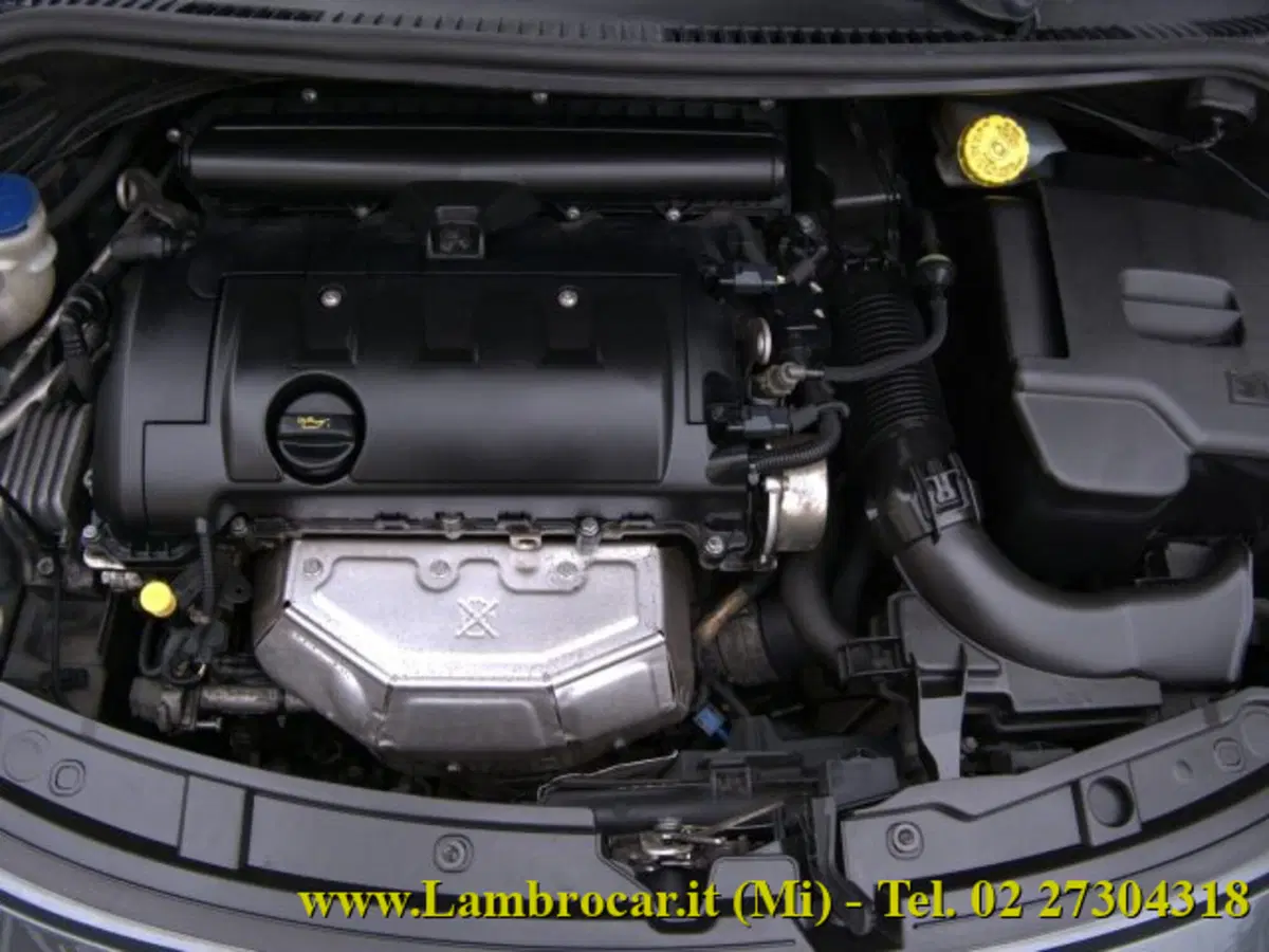 Peugeot 207 SW usata a Milano (9)