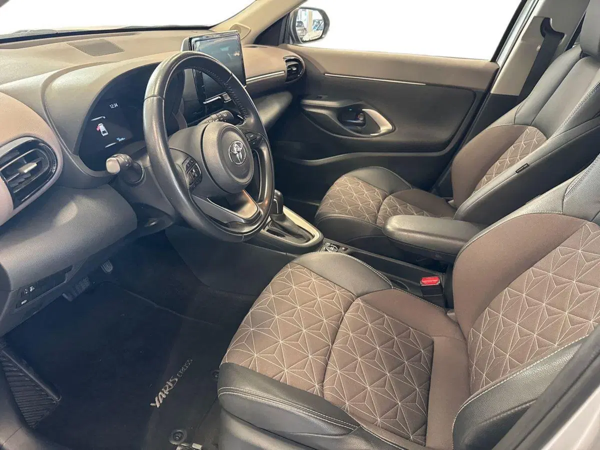 Toyota Yaris Cross usata a Prato (10)