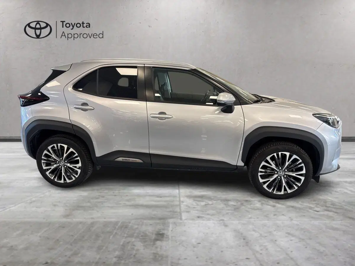 Toyota Yaris Cross usata a Prato (5)