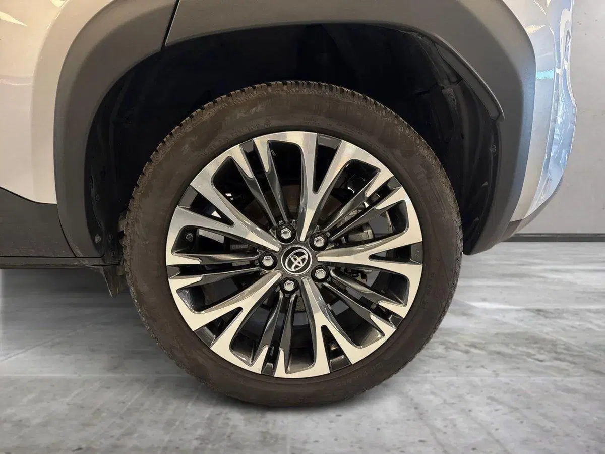 Toyota Yaris Cross usata a Prato (9)