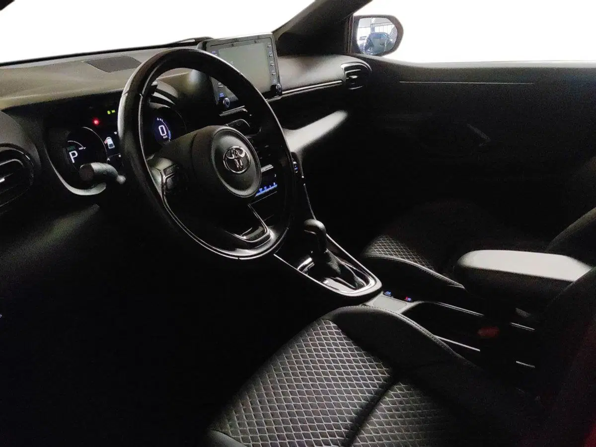 Toyota Yaris usata a Milano (8)