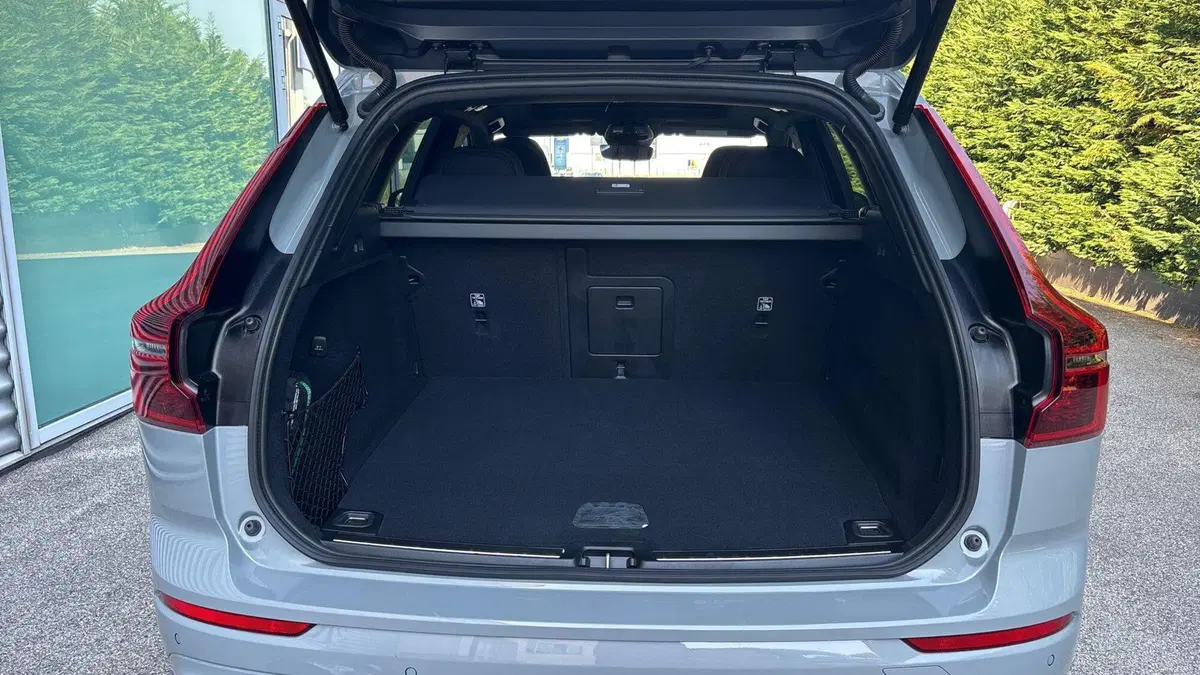 Volvo XC60 nuova a Ferrara (14)