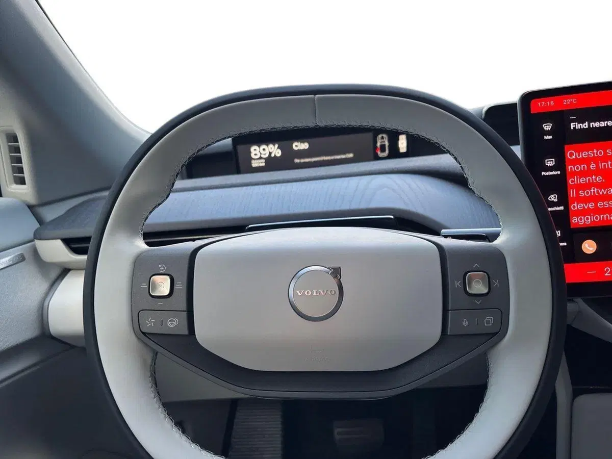 Volvo EX60 nuova a Ferrara (9)