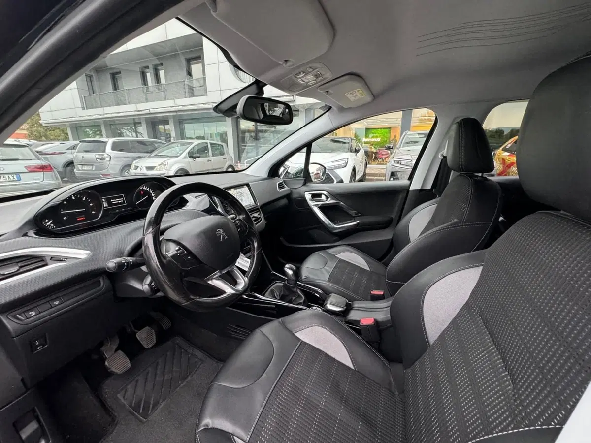 Peugeot 2008 usata a Modena (11)