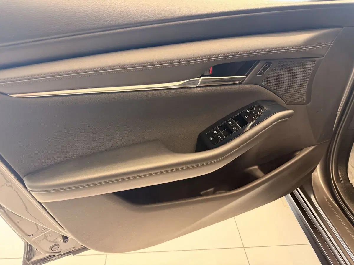 Mazda Mazda3 Hatchback usata a Latina (10)